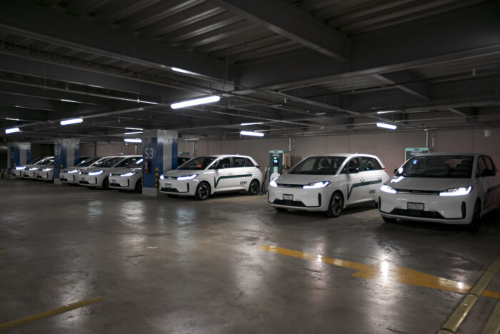 autos eléctricos vemo estacionados